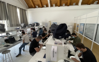 Students in the the lab during the flatworm (Planaria) module of the 2023 EMBO Practical Course in Developmental Biology. Credit: A. Sanchez Alvarado