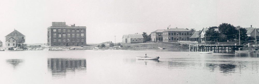 Photo of Eel Pond, circa 1915