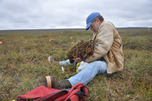 Gus Shaver holding tundra square 2015-07-27pluck-237 Credit Meera Subramanian