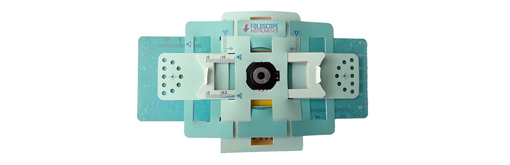 A Foldscope paper microscope. Credit: Sockenpaket via Wikimedia Commons