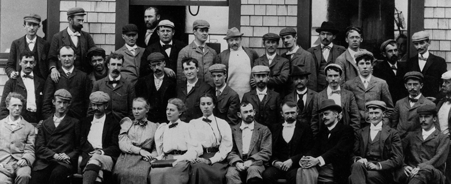 1897 MBL Investigators. Lilian Vaughan Sampson is 1st row, 5th from left. Credit: MBL Archives, Barbara Morgan Roberts Collection