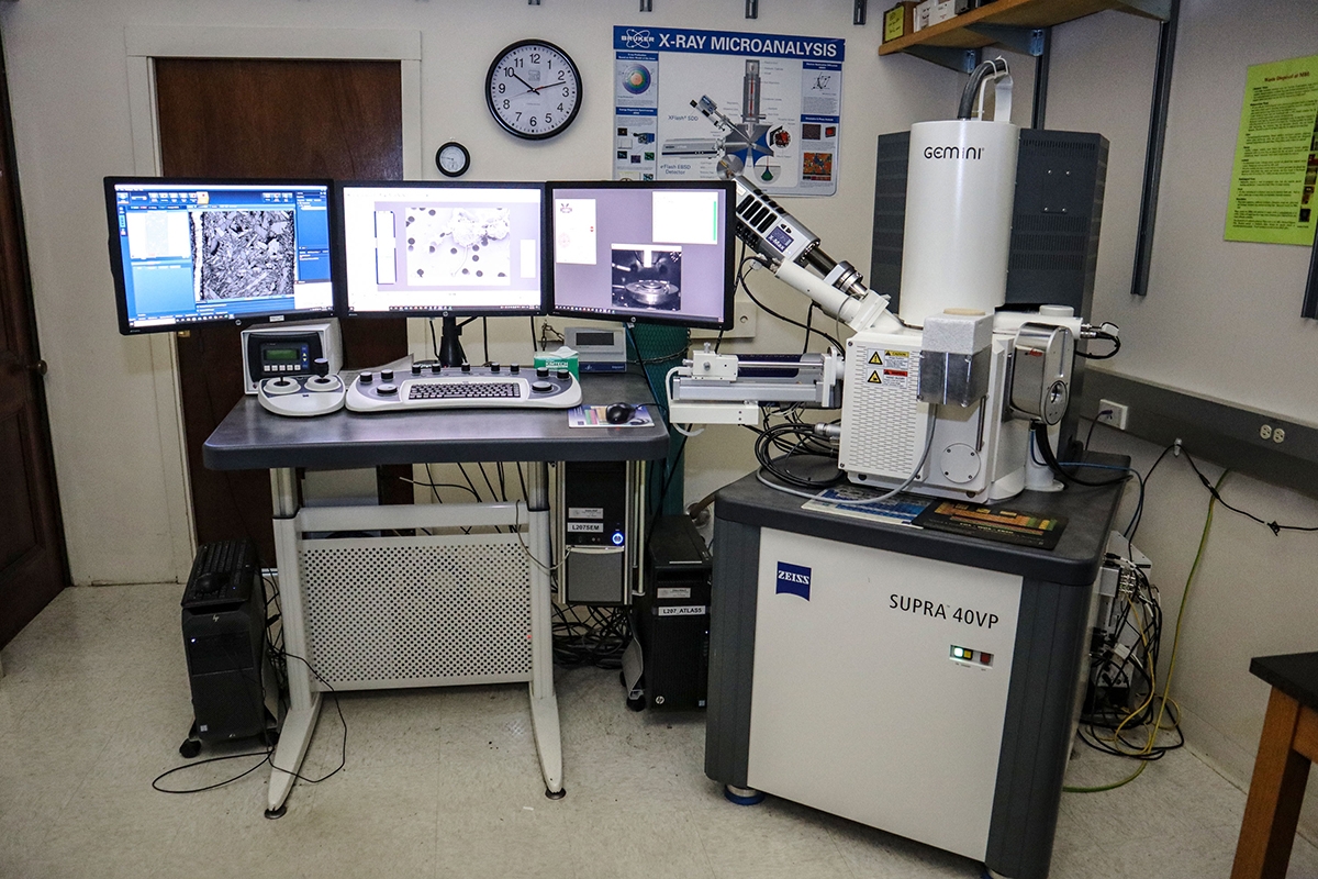 SEM Zeiss Supra 40VP Microscope