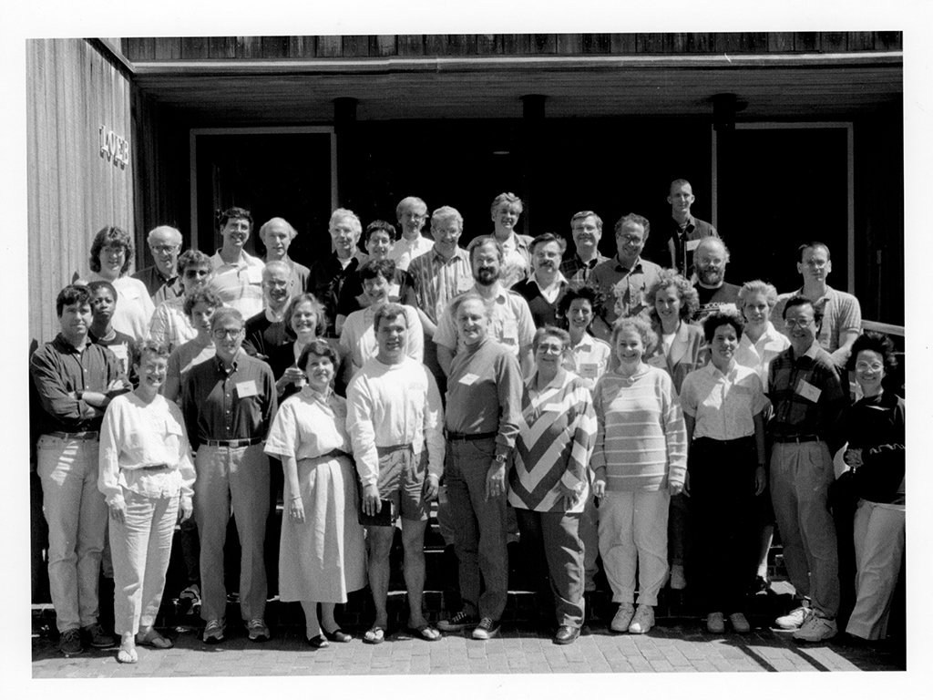 Faculty and students in the MBL's Medical Informatics course in 1994. Instructor David Remsen is back row, far right_ MBLWHOI Library Director Cathy Norton is back row, center. 