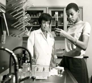 Jewel Plummer Cobb with a trainee. Credit: Connecticut College, Linda Lear Center for Special Collections and Archives